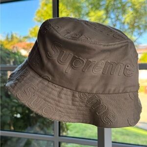 Supreme New York lasered twill crusher hat (tan)